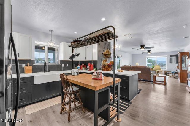 4895 Cheyenne Trail, Stagecoach, NV 89429