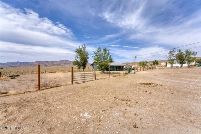 4895 Cheyenne Trail, Stagecoach, NV 89429