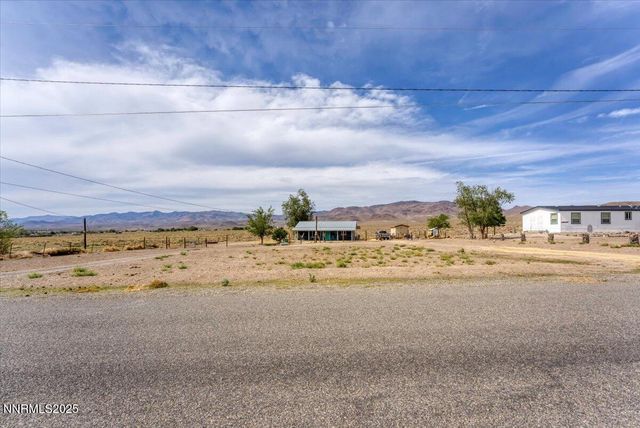 4895 Cheyenne Trail, Stagecoach, NV 89429