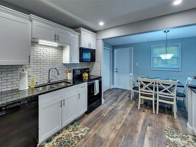 120 AVENIDA DE BAHA, Nokomis, FL 34275