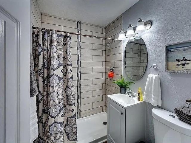 120 AVENIDA DE BAHA, Nokomis, FL 34275