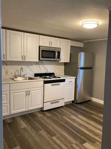 324 Granite St C, Quincy, MA 02169