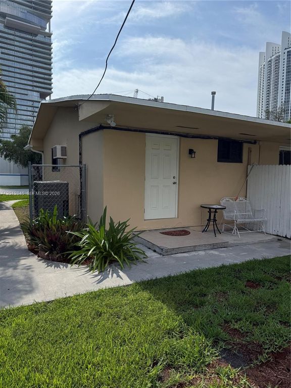 18510 Atlantic Blvd, Sunny Isles Beach, FL 33160