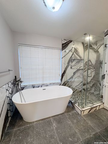 14806 Circle J Trl, Helotes, TX 78023