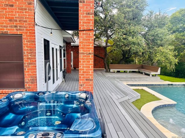 14806 Circle J Trl, Helotes, TX 78023