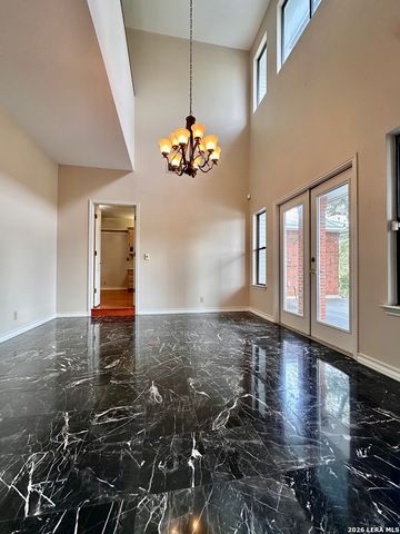 14806 Circle J Trl, Helotes, TX 78023