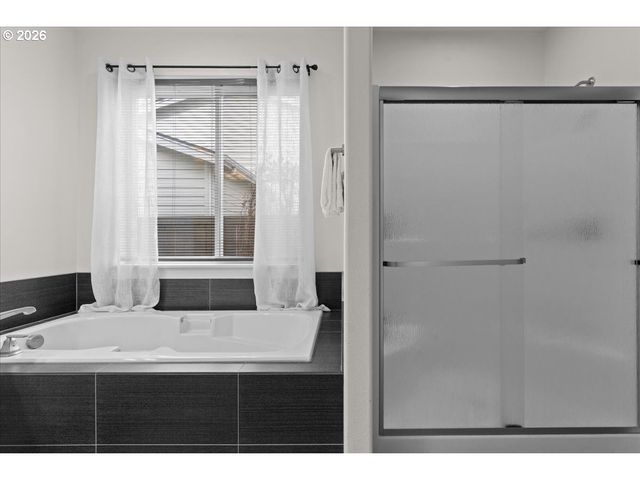 1320 N Broadway St, Estacada, OR 97023