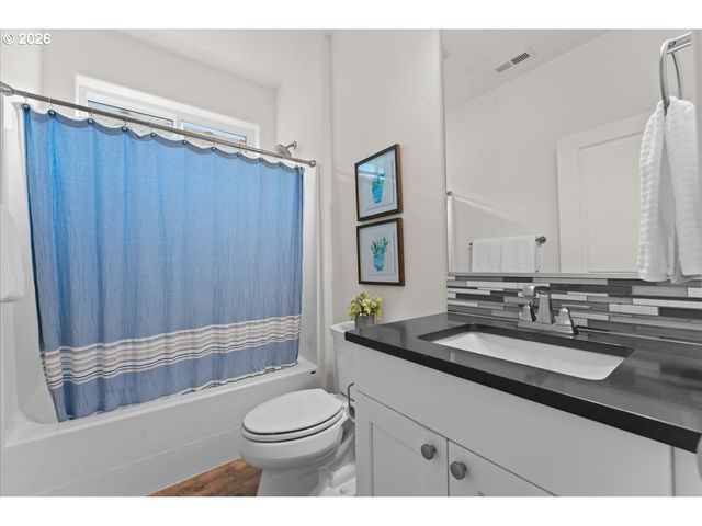 1320 N Broadway St, Estacada, OR 97023