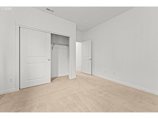 1320 N Broadway St, Estacada, OR 97023