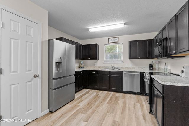 6110 SANDS POINTE Drive, Macclenny, FL 32063