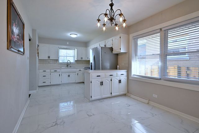 341 Iroquois Road, Hillside, IL 60162