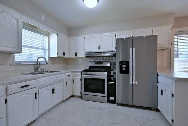 341 Iroquois Road, Hillside, IL 60162