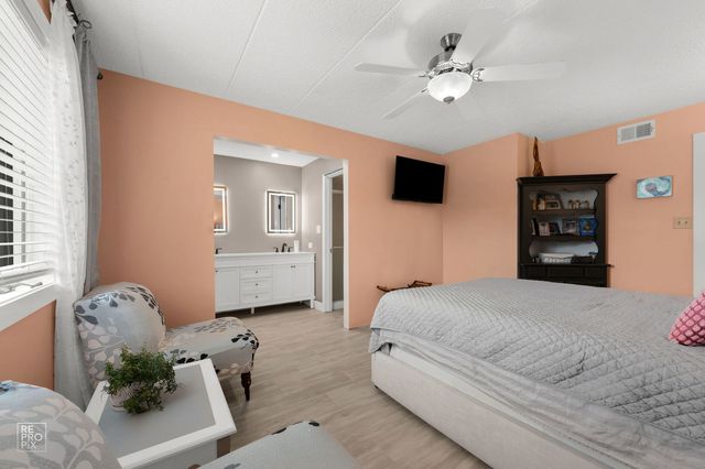 10572 S Palos Place D, Palos Hills, IL 60465