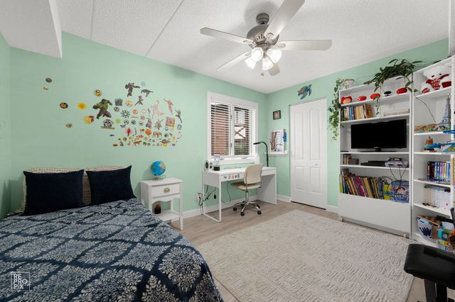 10572 S Palos Place D, Palos Hills, IL 60465