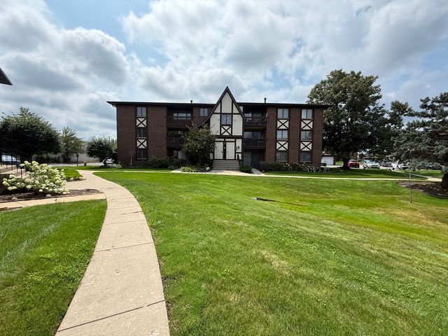 10572 S Palos Place D, Palos Hills, IL 60465