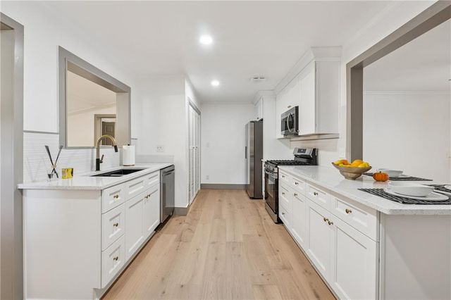 2010 Glenroy SE Drive, Smyrna, GA 30080