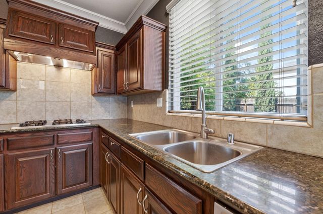 2148 S Purdue Avenue, Fresno, CA 93727