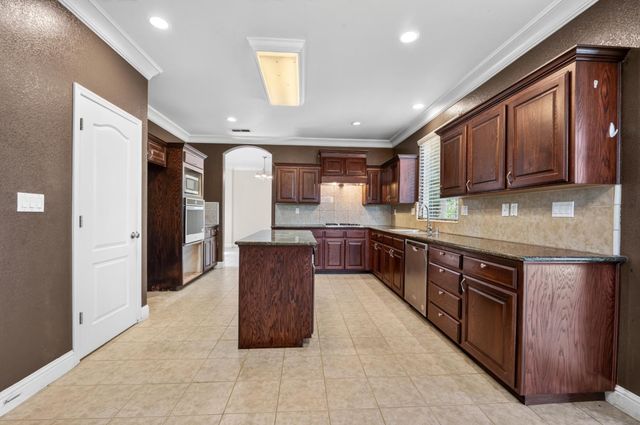 2148 S Purdue Avenue, Fresno, CA 93727