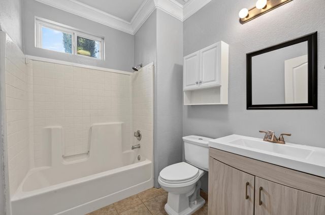 2148 S Purdue Avenue, Fresno, CA 93727