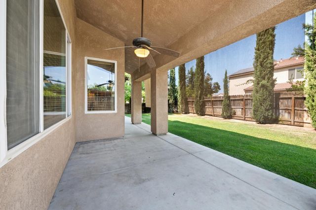 2148 S Purdue Avenue, Fresno, CA 93727