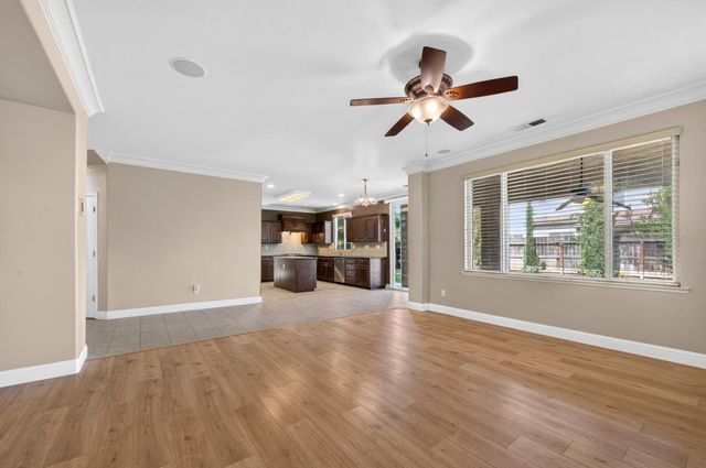 2148 S Purdue Avenue, Fresno, CA 93727