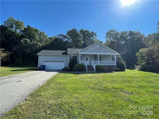 2474 Oak Valley Lane, Maiden, NC 28650