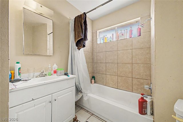 5015 Carmel Avenue, Las Vegas, NV 89122