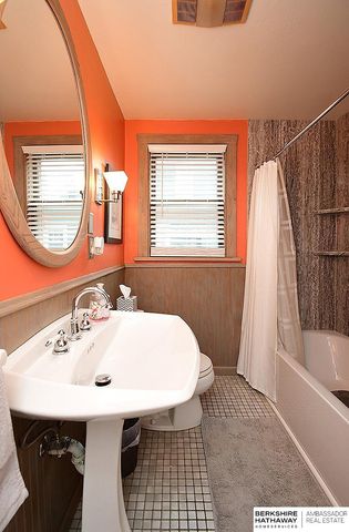 4669 Pine Street, Omaha, NE 68106