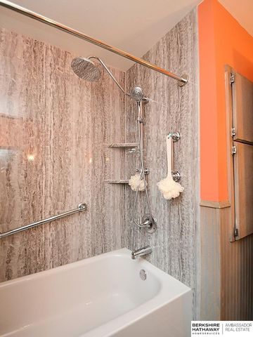 4669 Pine Street, Omaha, NE 68106