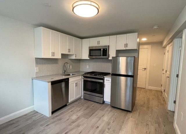 233 Lafayette Street 24, Salem, MA 01970