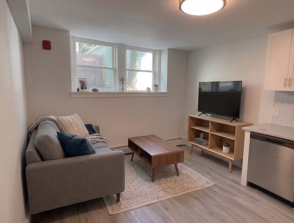 233 Lafayette Street 24, Salem, MA 01970