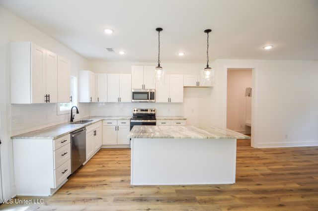 27 Sykes Road, Starkville, MS 39759