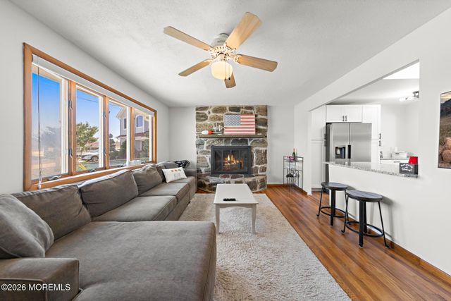 34 Lake Singleton Court, Little Egg Harbor, NJ 08087