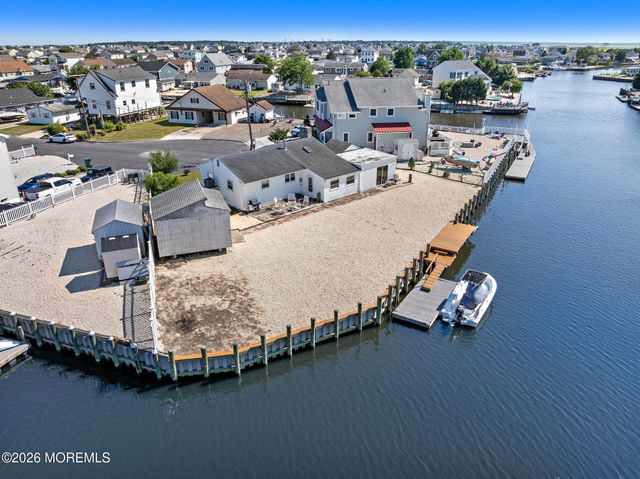 34 Lake Singleton Court, Little Egg Harbor, NJ 08087