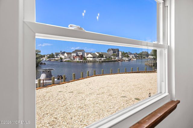 34 Lake Singleton Court, Little Egg Harbor, NJ 08087
