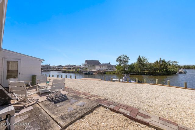 34 Lake Singleton Court, Little Egg Harbor, NJ 08087