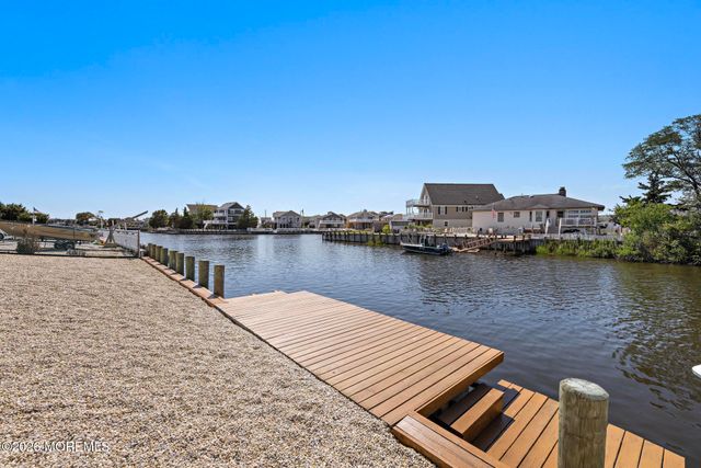 34 Lake Singleton Court, Little Egg Harbor, NJ 08087