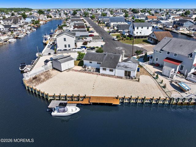 34 Lake Singleton Court, Little Egg Harbor, NJ 08087
