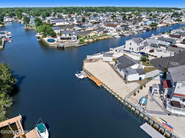 34 Lake Singleton Court, Little Egg Harbor, NJ 08087