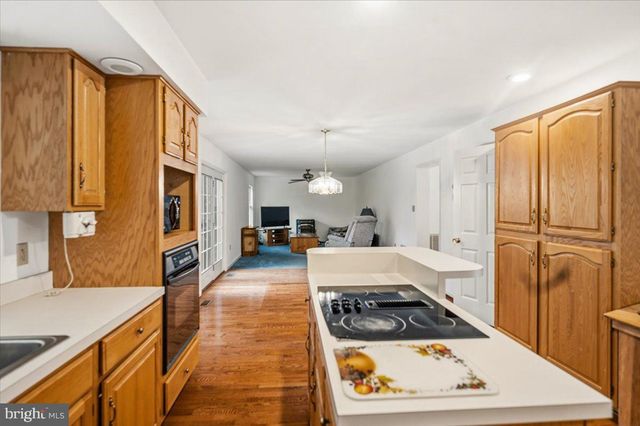 140 COACHMAN RUN RD, Martinsburg, WV 25404