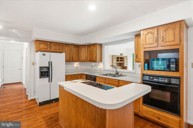 140 COACHMAN RUN RD, Martinsburg, WV 25404