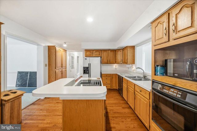 140 COACHMAN RUN RD, Martinsburg, WV 25404