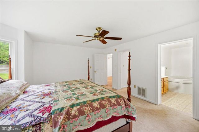 140 COACHMAN RUN RD, Martinsburg, WV 25404