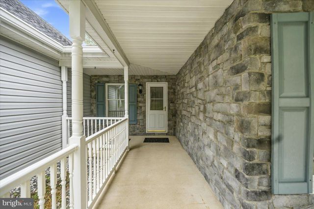 140 COACHMAN RUN RD, Martinsburg, WV 25404