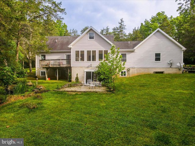 140 COACHMAN RUN RD, Martinsburg, WV 25404