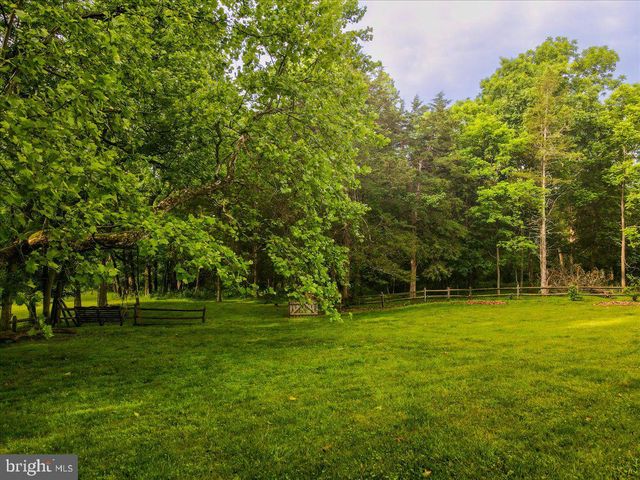 140 COACHMAN RUN RD, Martinsburg, WV 25404
