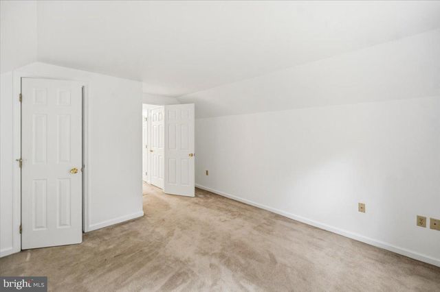 140 COACHMAN RUN RD, Martinsburg, WV 25404