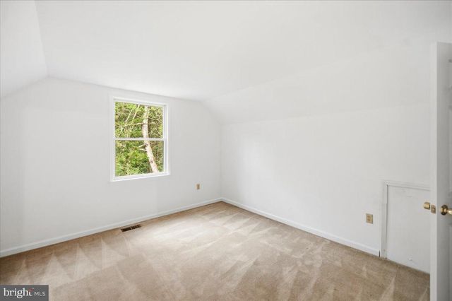 140 COACHMAN RUN RD, Martinsburg, WV 25404