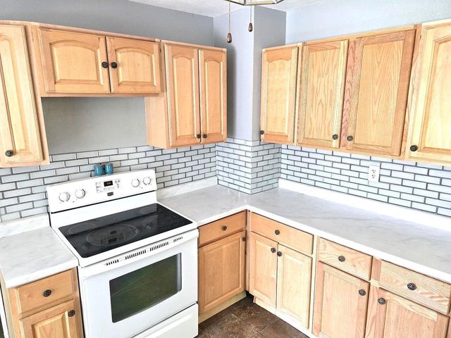2467 S Riverside Drive, Beloit, WI 53511