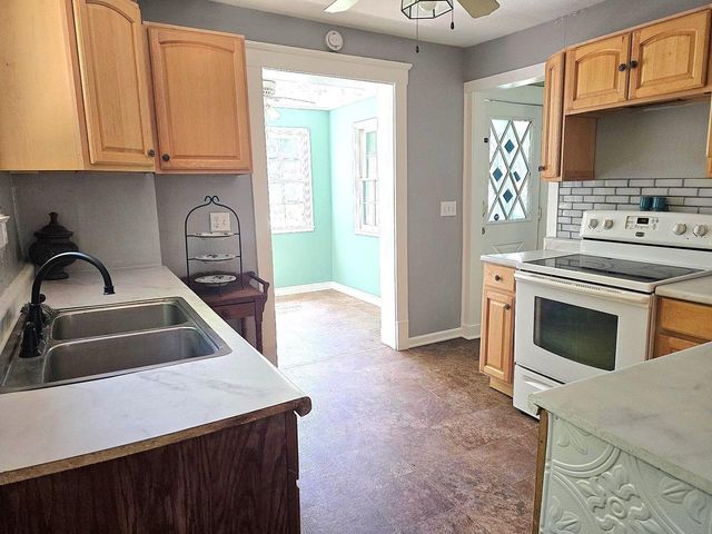 2467 S Riverside Drive, Beloit, WI 53511